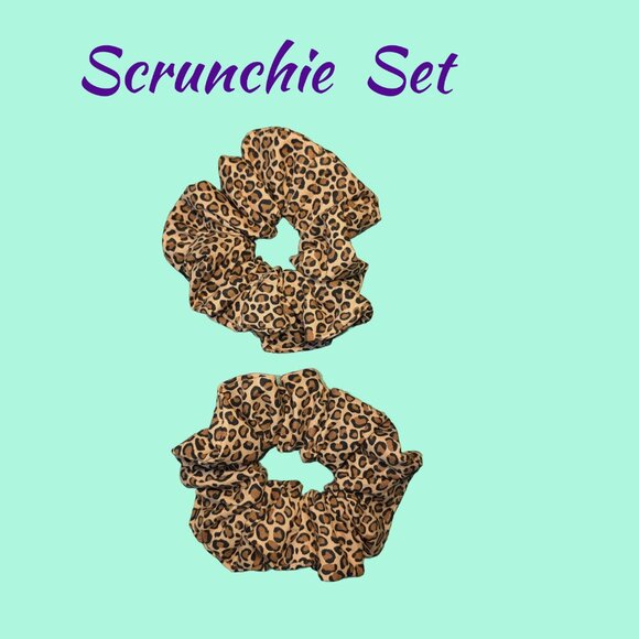 Small animal print scrunchies cotton cheetah print hand crafted - Picture 2 of 3